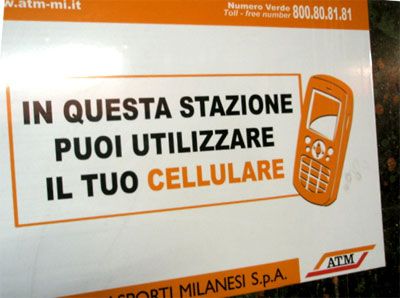 Milano. Telefonini in metrò. La "verde" è ok, si prosegue con la "gialla"