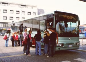 Rieti. Arrivano gli aiuti per gli studenti che acquistano gli abbonamenti per il trasporto pubblico