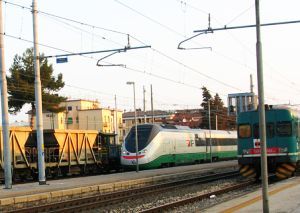 Milano. Allo studio in Regione lo sviluppo di una partnership a controllo paritetico tra LeNord e Trenitalia