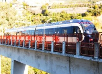 Napoli. Al via progetto “Costiera viaggiare sicuri”: videosorveglianza, citofoni d'emergenza e trenta steward sui convogli della Circumvesuviana