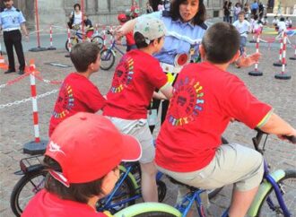 Milano. Progetto Pedibus: 500 bambini a scuola a piedi