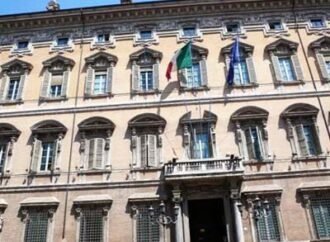 Roma. Il Senato ha definitivamente approvato, in quarta lettura, il ddl n. 1195-B: diventa disposizione di legge L'art. 61 sulle modalità di affidamento del tpl