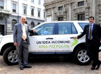 Milano. Mobilità: consegnate al Comune 4 Freelander per il monitoraggio del traffico e delL'ambiente