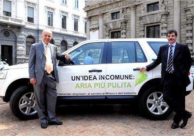 Milano. Mobilità: consegnate al Comune 4 Freelander per il monitoraggio del traffico e delL'ambiente