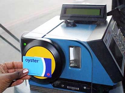 Londra. Dal 1° gennaio sarà possibile utilizzare su tutta la rete della National Rail in città L'Oyster card, tessera magnetica pre-pagata