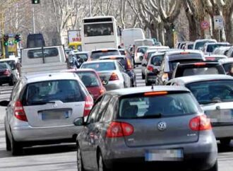 Milano. Emergenza smog: 170 città fermano il traffico