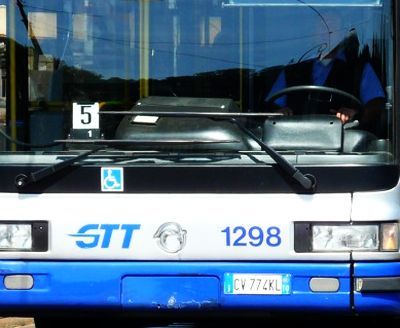 Torino. Un giorno in bus, solo 1 euro: il consiglio comunale approva mozione