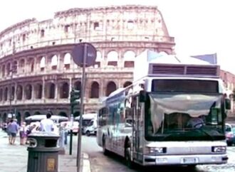 Roma. Il Consiglio comunale approva nuovo piano pullman turistici