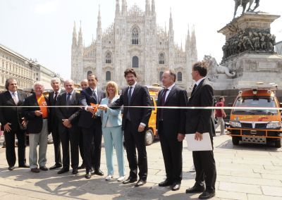 Milano. Dal Duomo a Shanghai con veicoli elettrici: inaugurata la carovana Overland