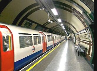 Londra. La metro ferma per 24 ore: il personale della London Underground incrocia le braccia contro i tagli