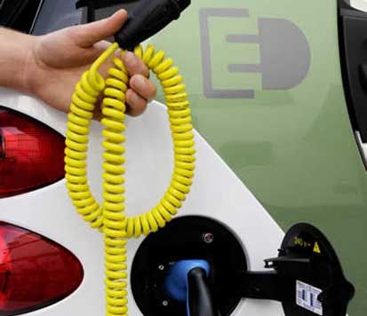 Roma. Auto elettriche: L'AEEG illustra orientamenti per sperimentazione servizio di ricarica