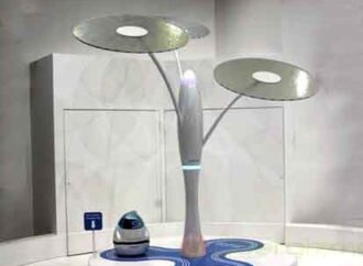 Chiba. Con la 'solar tree' Nissan punta a ricaricare le auto elettriche in wireless