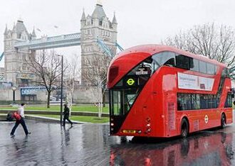 Londra. Entrano in servizio i nuovi bus rossi a due piani