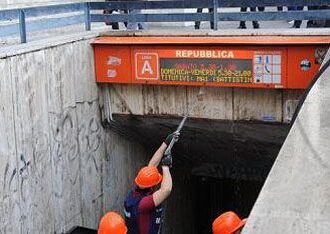 Roma. Metropolitana, operazione decoro nelle 49 stazioni