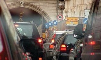 Bruxelles. Traffico e smog ancora sopra i limiti, monito dell’Agenzia Ue