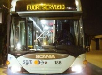 Lecce, gli utenti dicono no al caro abbonamenti