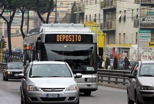 Istat: mobilità urbana 2011, diminuisce domanda di TPL