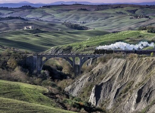 “Panorami senza tempo dal finestrino del treno”