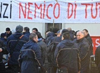 “Renzi bugiardo” Firenze, tranvieri in sciopero selvaggio