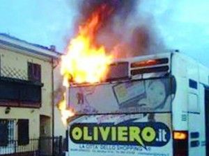 Rimini, va a fuoco un autobus con 50 studenti a bordo