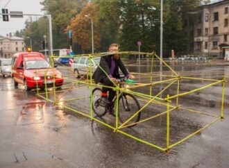 Riga, protesta dei ciclisti per chiedere più spazio e sicurezza