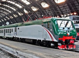 Trenord, la guerra per bande che pagano i pendolari