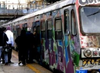 Pendolaria 2014. Meno treni, ritardi, soppressioni, sovraffollamento