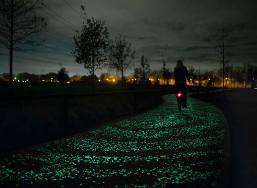 Mobilità sostenibile: arriva la ciclabile luminosa