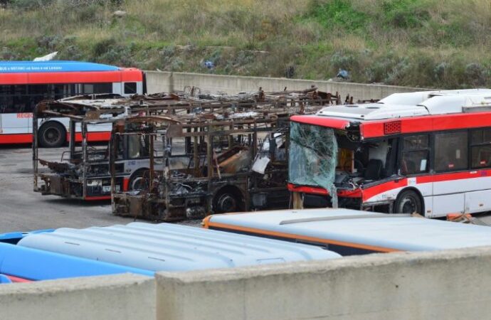 Bari, Amtab, nel bilancio anche i 9 bus incendiati