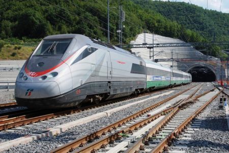 Ferrovie, previsti investimenti per 9 mld