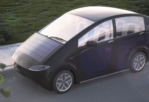 Australia: nel 2017 la prima auto a pannelli solari circolerà sulle strade