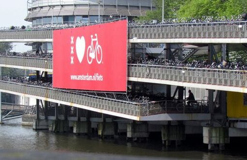 Bergamo: un parcheggio coperto per le bici