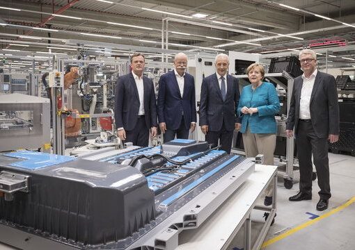 Daimler costruirà mega fabbrica di batterie elettriche