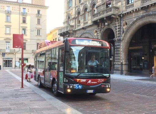 Bologna: Tper, otto nuovi minibus per la città