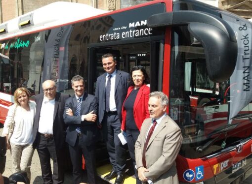 Bologna: Tper, presentati i nuovi bus a metano