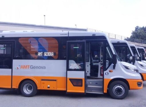 Genova: Amt, arrivati i nuovi autobus piccoli Iveco Indcar