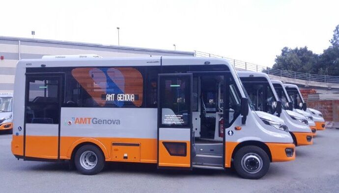 Genova: Amt, arrivati i nuovi autobus piccoli Iveco Indcar