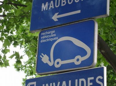 Parigi. Autolib: 4mila auto elettriche self-service disponibili 24 ore su 24 a partire da fine 2010. Il sindaco Delanoe annuncia il lancio del servizio