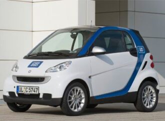 Ulm. Car2go, facile come parlare al cellulare: Daimler dà il via al concetto di mobilità urbana