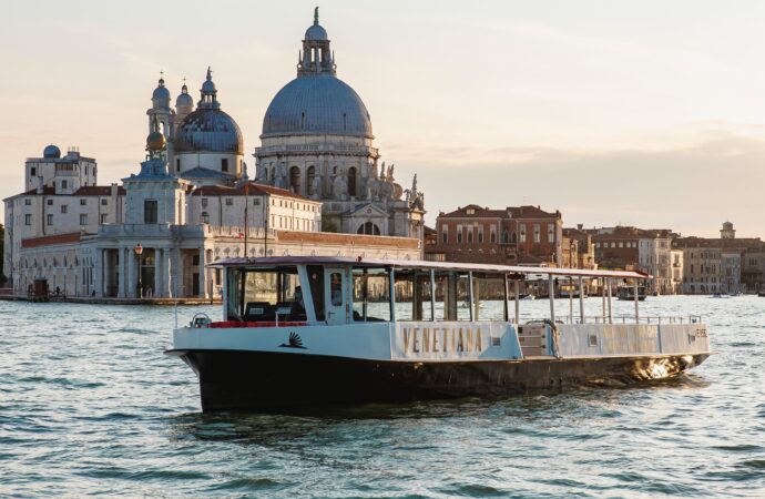 Venezia: al via gli eco battelli di Venetiana