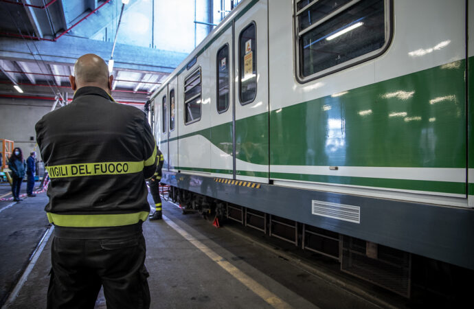 Milano: Atm, carrozza dismessa per i Vigili del Fuoco