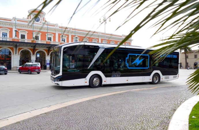 Bari: via libera all’acquisto di 36 bus elettrici