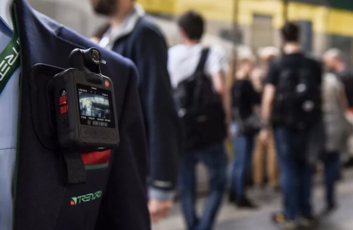 FS: via libera alle bodycam per il personale Trenitalia