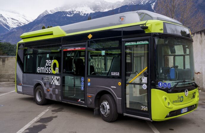 Merano: in servizio il nuovo minibus elettrico di Rampini