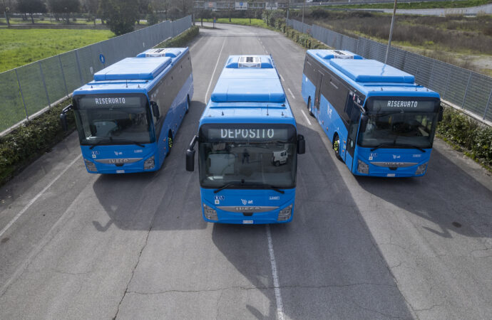 Autolinee Toscane: presentati 16 nuovi bus a metano