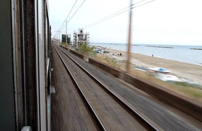 Ricerca YouGov: il treno corre online, sette viaggiatori italiani su dieci acquistano i biglietti del treno su canali digitali