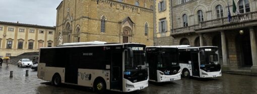 Arezzo: AT, presentati 3 dei 5 nuovi bus in dotazione da gennaio